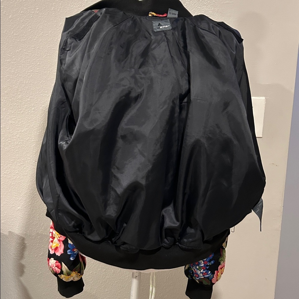 Vintage Liz Claiborne Floral Puffy Bomber Jacket Floral Women's Bomber Jacket - Picture 13 of 16